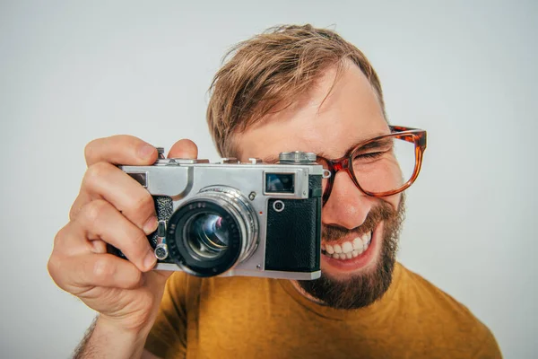 Uomo Con Una Macchina Fotografica — Foto Stock