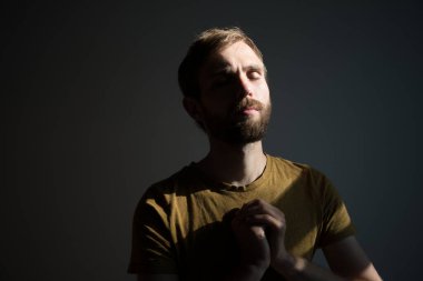 Dua et. Vay be. Stüdyo arka planı