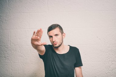 İşadamı dur hareketi gösterdi