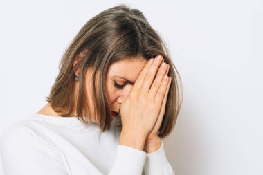  Stüdyoda çalışan kadın