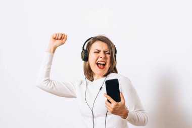  Stüdyoda çalışan kadın