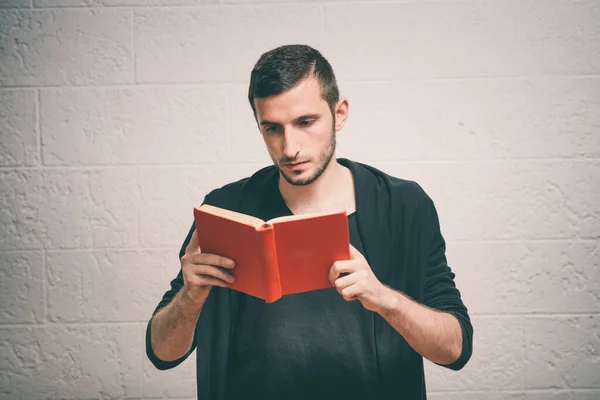 Man Met Een Boek — Stockfoto