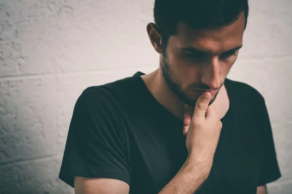 Hombre Puso Dedo Sus Labios —  Fotos de Stock