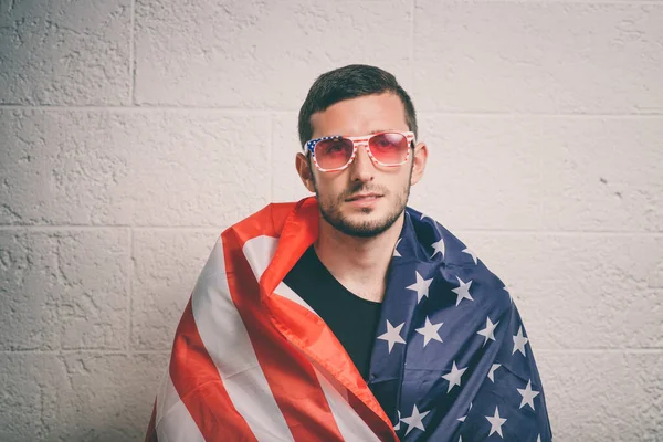 Man Lyssnar Nationalsången Amerikansk Medborgare — Stockfoto