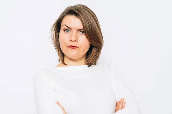 Retrato Una Mujer Con Los Brazos Cruzados — Foto de Stock