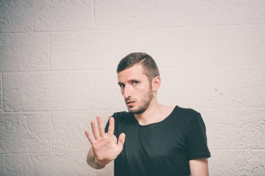 İşadamı dur hareketi gösterdi