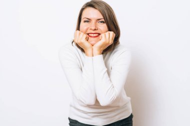 Stüdyoda çalışan kadın