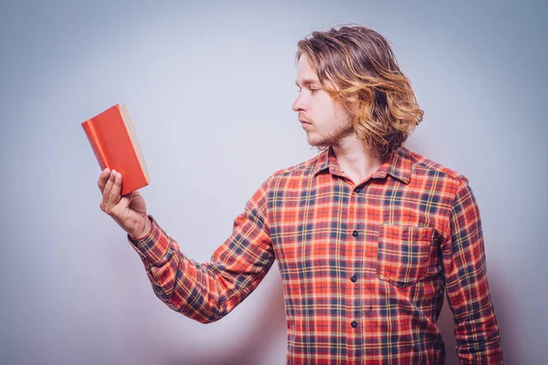 Man Met Een Boek — Stockfoto