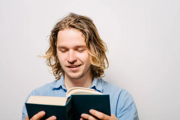 Hombre Con Libro — Foto de Stock