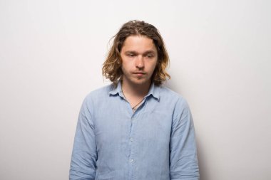 Bir adamın portresi.