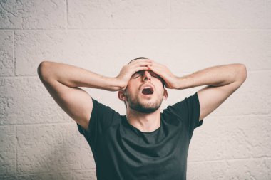 Hata yapan bir adam..