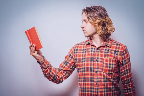 Man Met Een Boek — Stockfoto