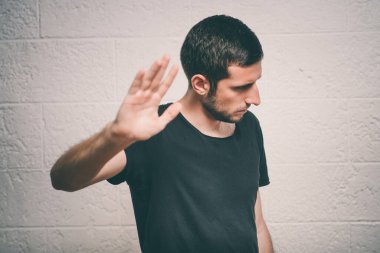 İşadamı dur hareketi gösterdi