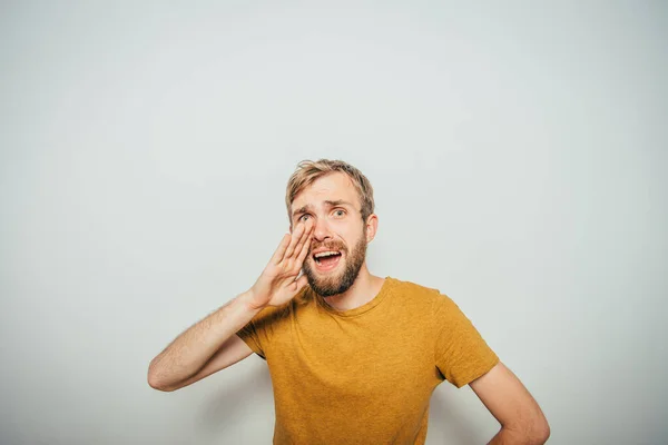 Llama Alguien Hombre Contra Fondo Estudio — Foto de Stock