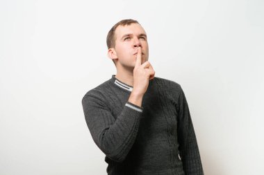 Stüdyodaki genç adam