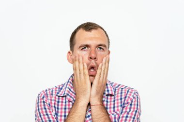 Stüdyodaki genç adam