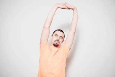 Tatmin ve uzayan eller adamım.