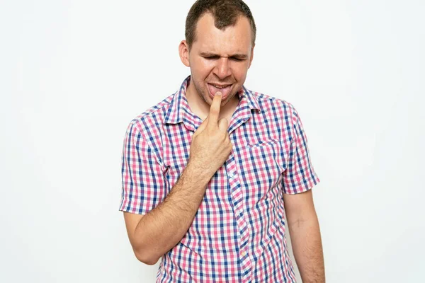 Hombre Apariencia Europea Provoca Vómitos Poniendo Sus Dedos Boca Sobre — Foto de Stock