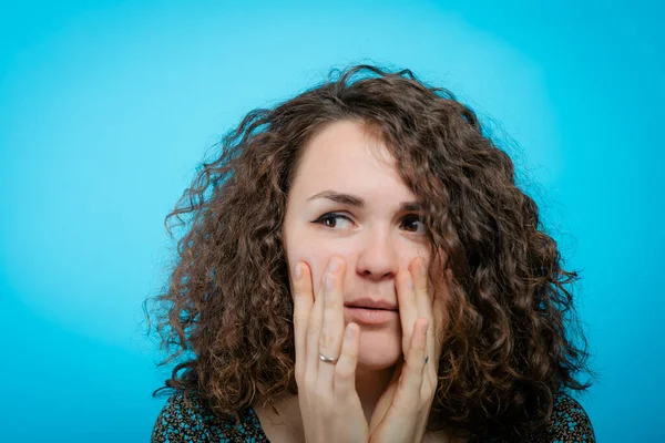 Mujer Desesperación Contra Fondo Estudio — Foto de Stock