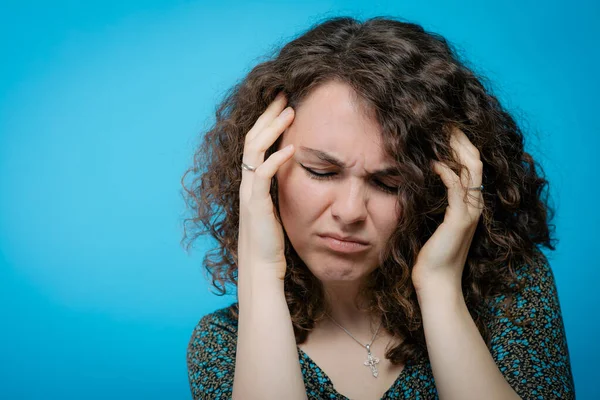 Headache Woman Studio Background — Stock Photo, Image