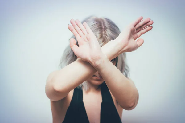 Stopp Geste Mit Empörung Der Frauen — Stockfoto