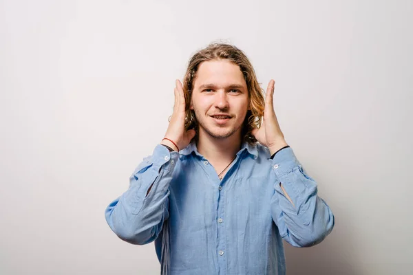 Close Ears Man Studio Background — Stock Photo, Image