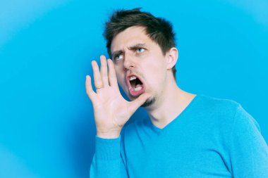 Birilerini ara. Stüdyo geçmişine karşı adam