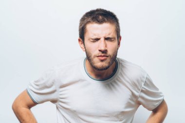 Erkeklerde mide ağrısı