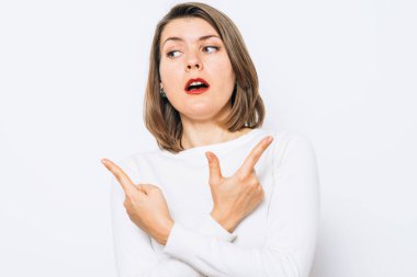 Genç bir kadın iki yön arasında karar vermek zorunda. Tereddüt ve şüphe dolu bir kız