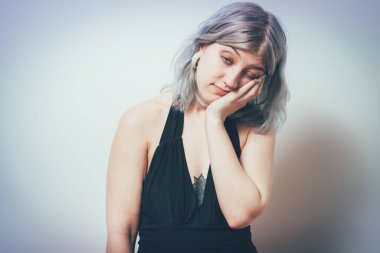 Uyu. Stüdyo geçmişi olan bir kadın.