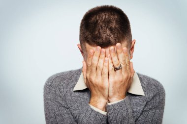 Hata yapan bir adam..