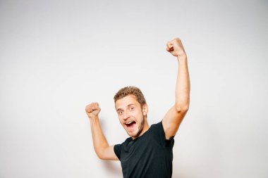 Fotoğraf stüdyosundaki adam.