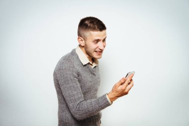 Fotoğraf stüdyosundaki adam.