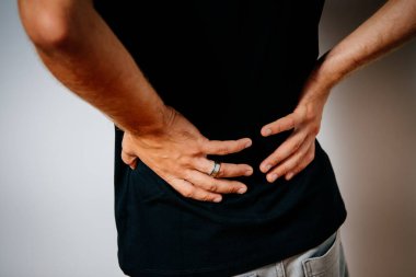 Fotoğraf stüdyosundaki adam.