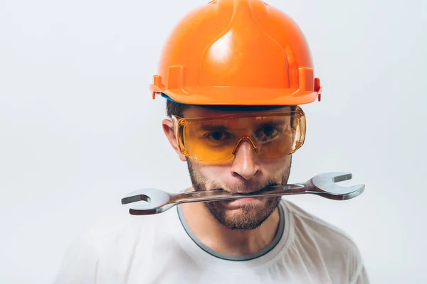 Retrato Joven Manitas Sosteniendo Una Llave Inglesa — Foto de Stock