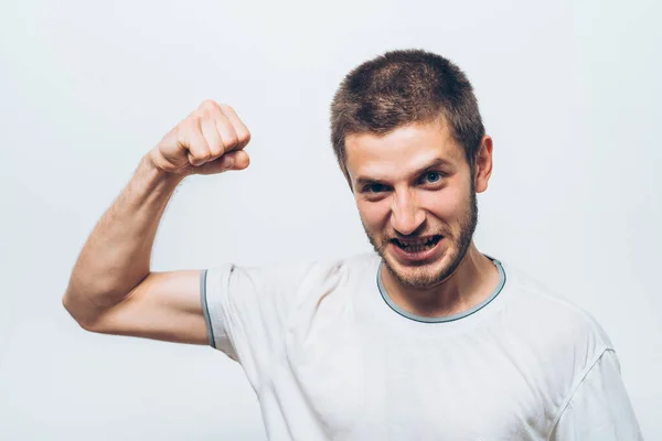 Hombre Mostrando Sus Músculos — Foto de Stock