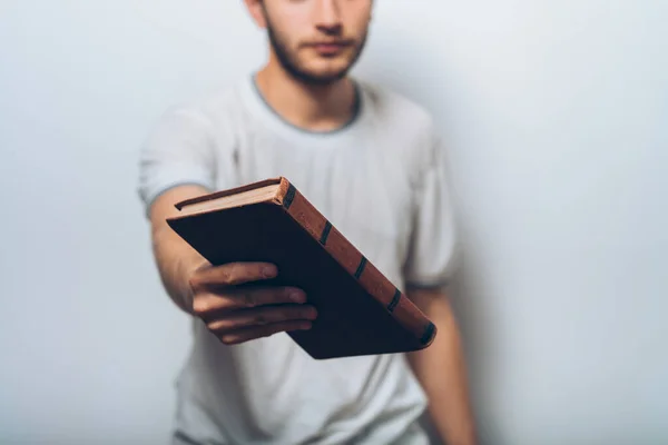 Hombre Con Libro — Foto de Stock