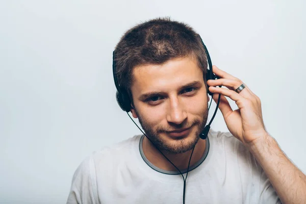 Executivos Trabalhando Call Center Usando Fones Ouvido — Fotografia de Stock