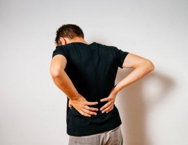 Neşeli, stüdyodaki adam