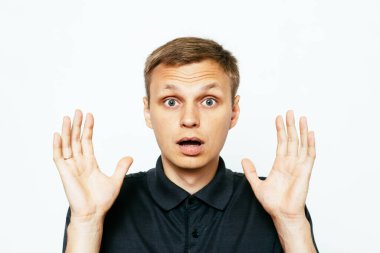 Adam fotoğraf stüdyosuna şaşırdı.