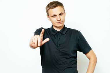 Bir fikrim var, işaret parmağı yukarı.