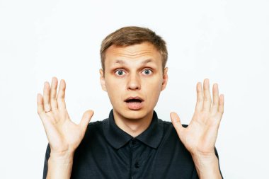 Adam fotoğraf stüdyosuna şaşırdı.