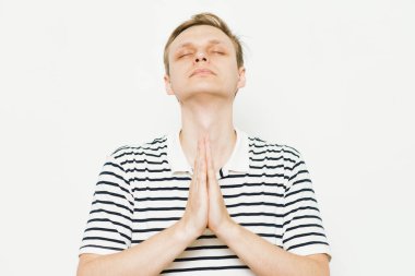 Dua et. Vay be. Fotoğraf stüdyosunda.