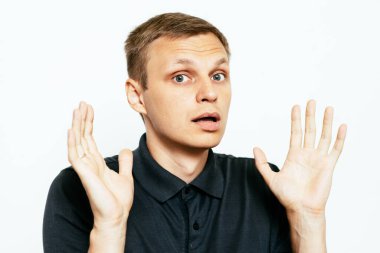 Adam fotoğraf stüdyosuna şaşırdı.