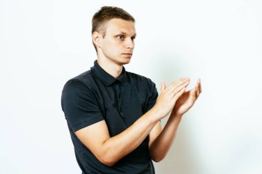 Adam alkışlar ve alkışlar