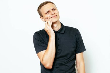 Erkek Diş Ağrısı Fotoğraf stüdyosunda