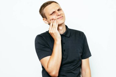 Erkek Diş Ağrısı Fotoğraf stüdyosunda