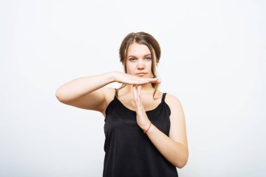 Kız zaman harcıyor.