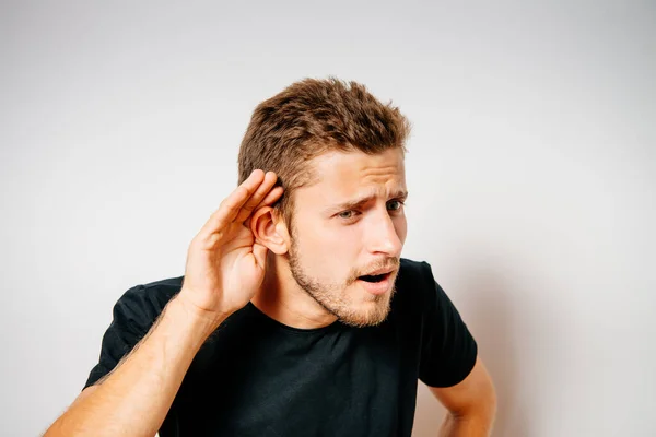 Kihallgat Egy Férfit Megpróbál Meghallgatni — Stock Fotó