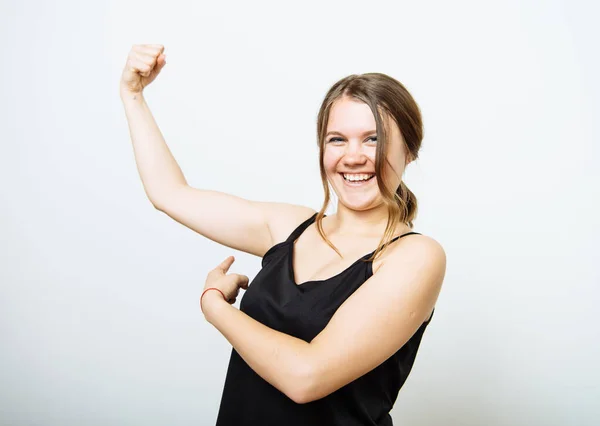 Vrouw Tonen Haar Spieren — Stockfoto